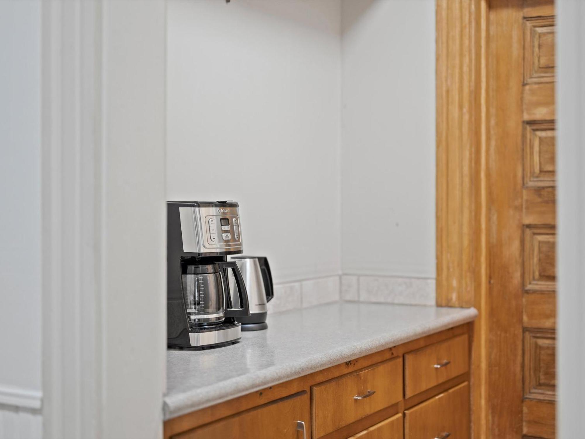 Oakland, !b Stylish And Quiet Private Bedroom With Shared Bathroom *